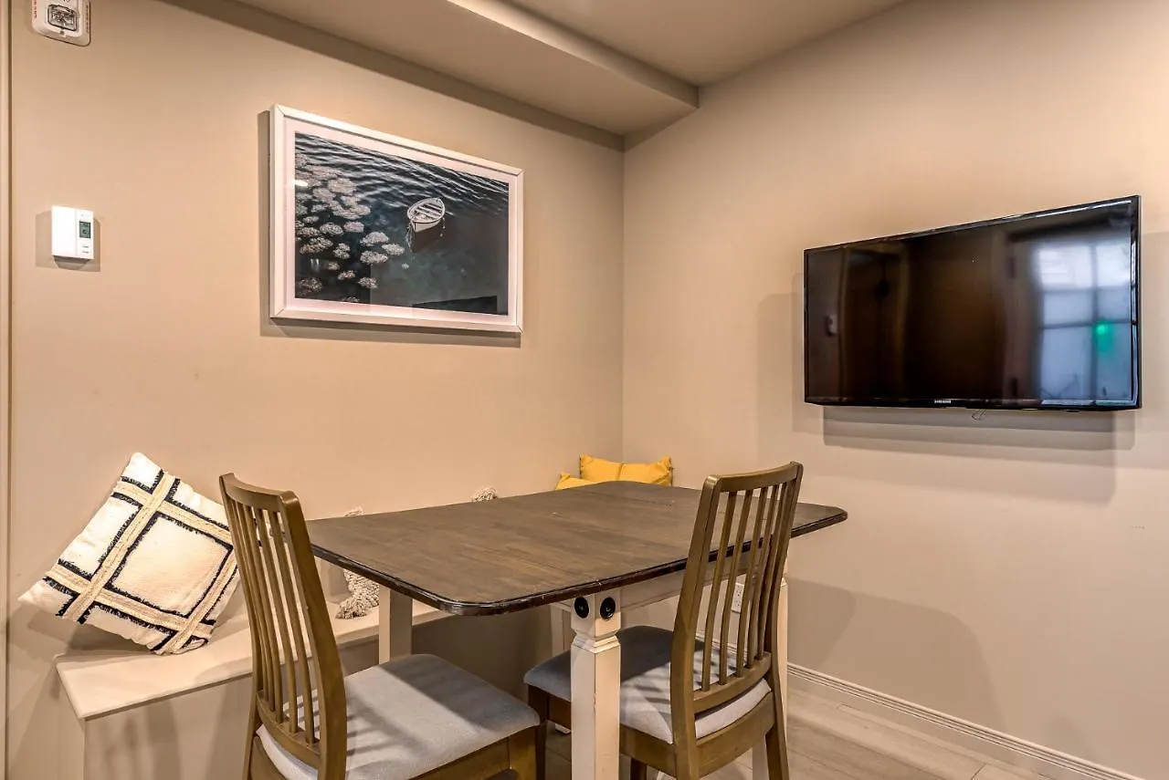 North House - Two Bedroom Escape In The Heart Of Old Quebec 0*, Québec Canada