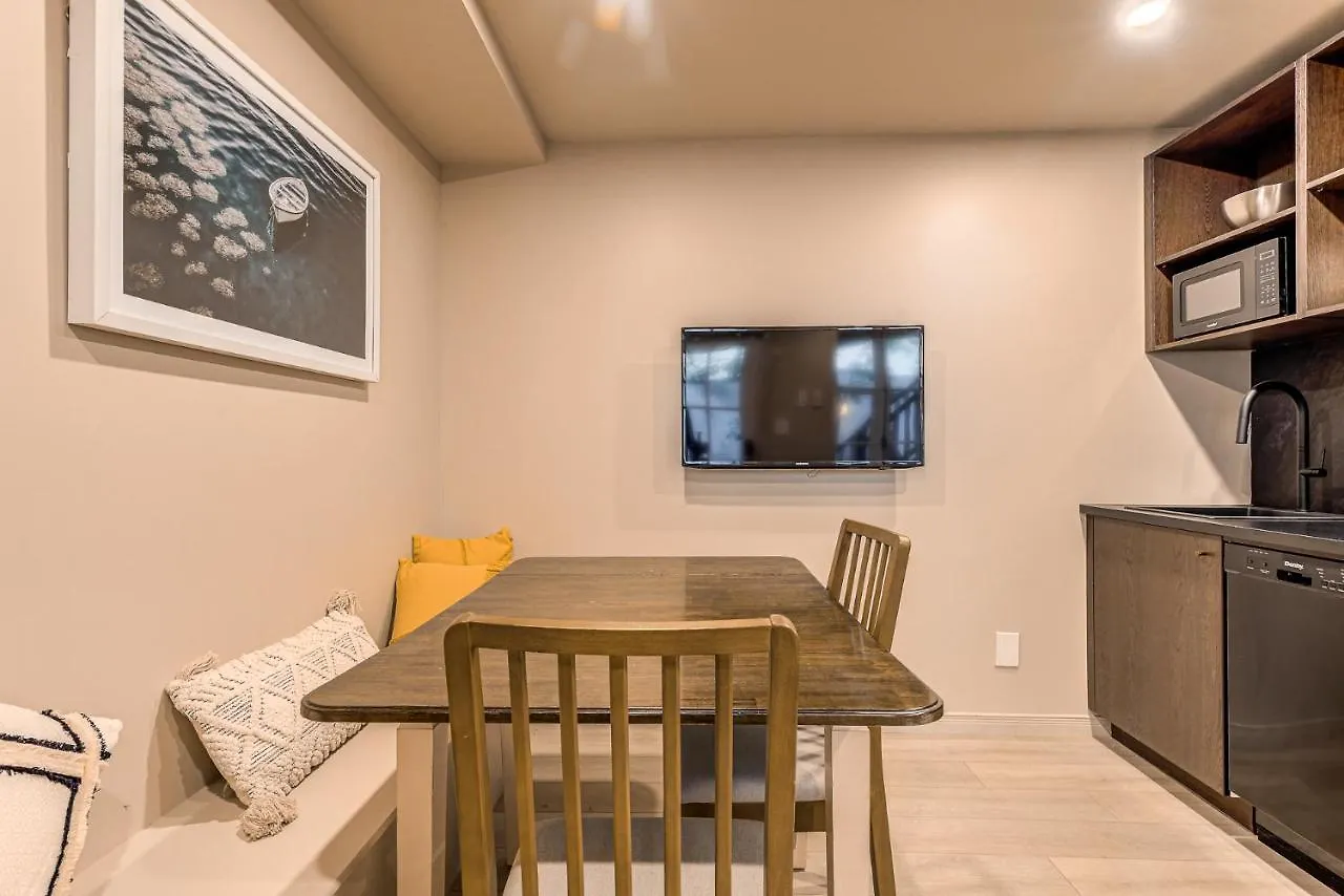 Aparthotel North House - Two Bedroom Escape In The Heart Of Old Quebec Canada
